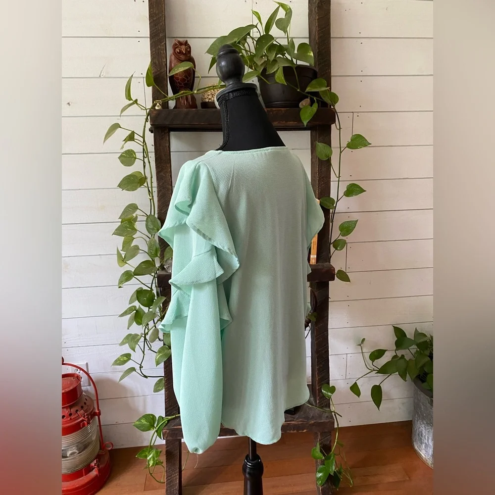 Vine & Love: Mint Green Women's Ruffle Sleeve Top
